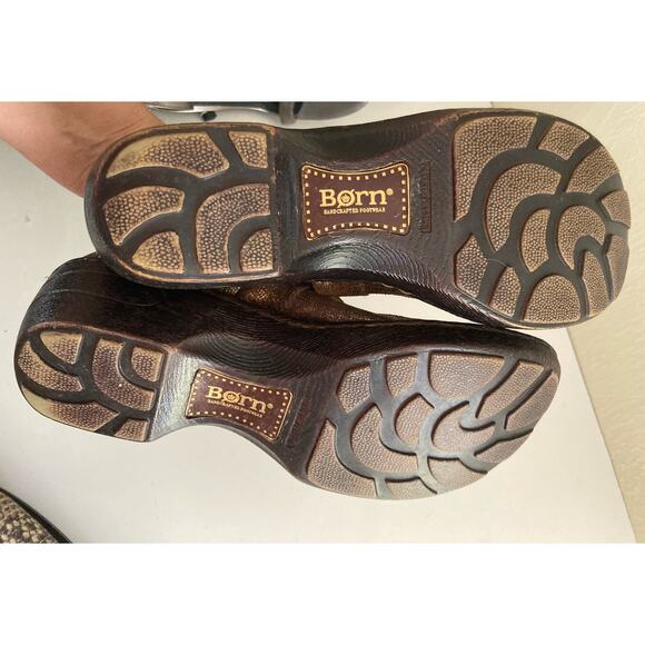 Born Women's Clogs Mules Shoes Bronze Textured Size 8 Leather - Picture 6 of 6